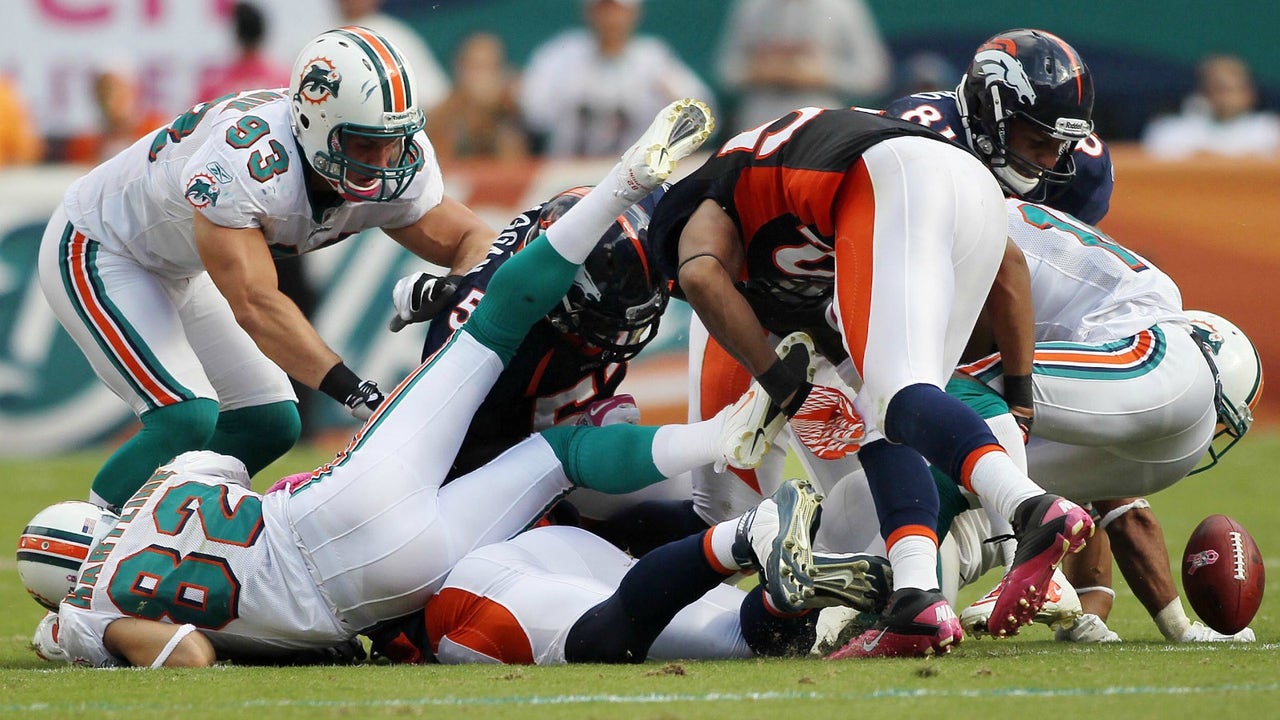 Dolphins facing cold, high altitude in Denver against Peyton Manning-led Broncos
